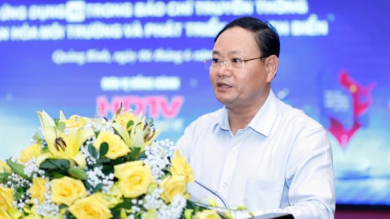 ung-dung-ai-quang-ba-du-lich-bien-va-bao-ve-moi-truong