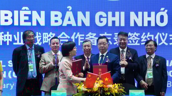 viet-nam-–-trung-quoc-day-manh-hop-tac-giong-cay-trong,-vat-tu-nong-nghiep
